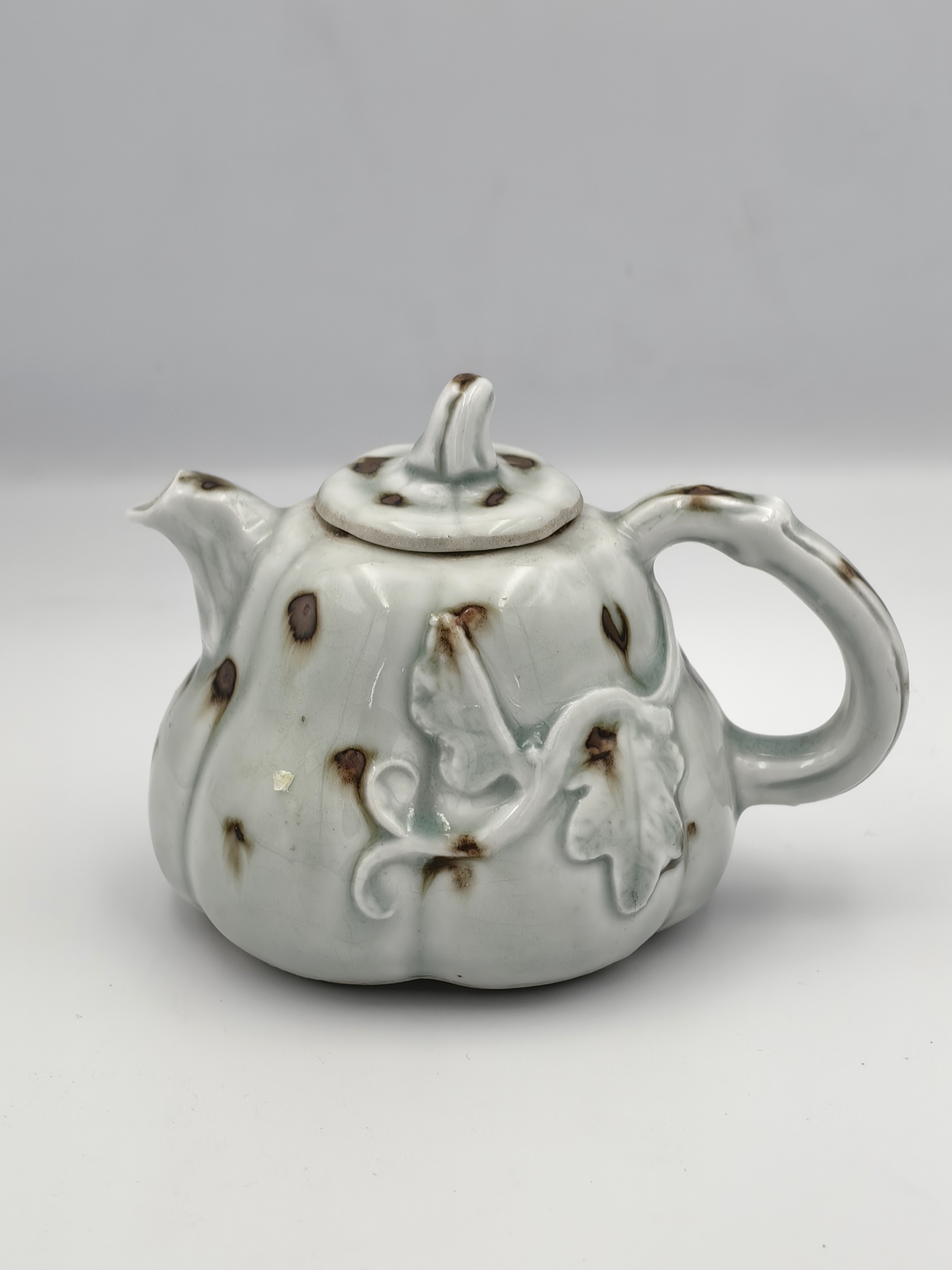 Chinese Porcelain Teapot In The Form of a Gourd