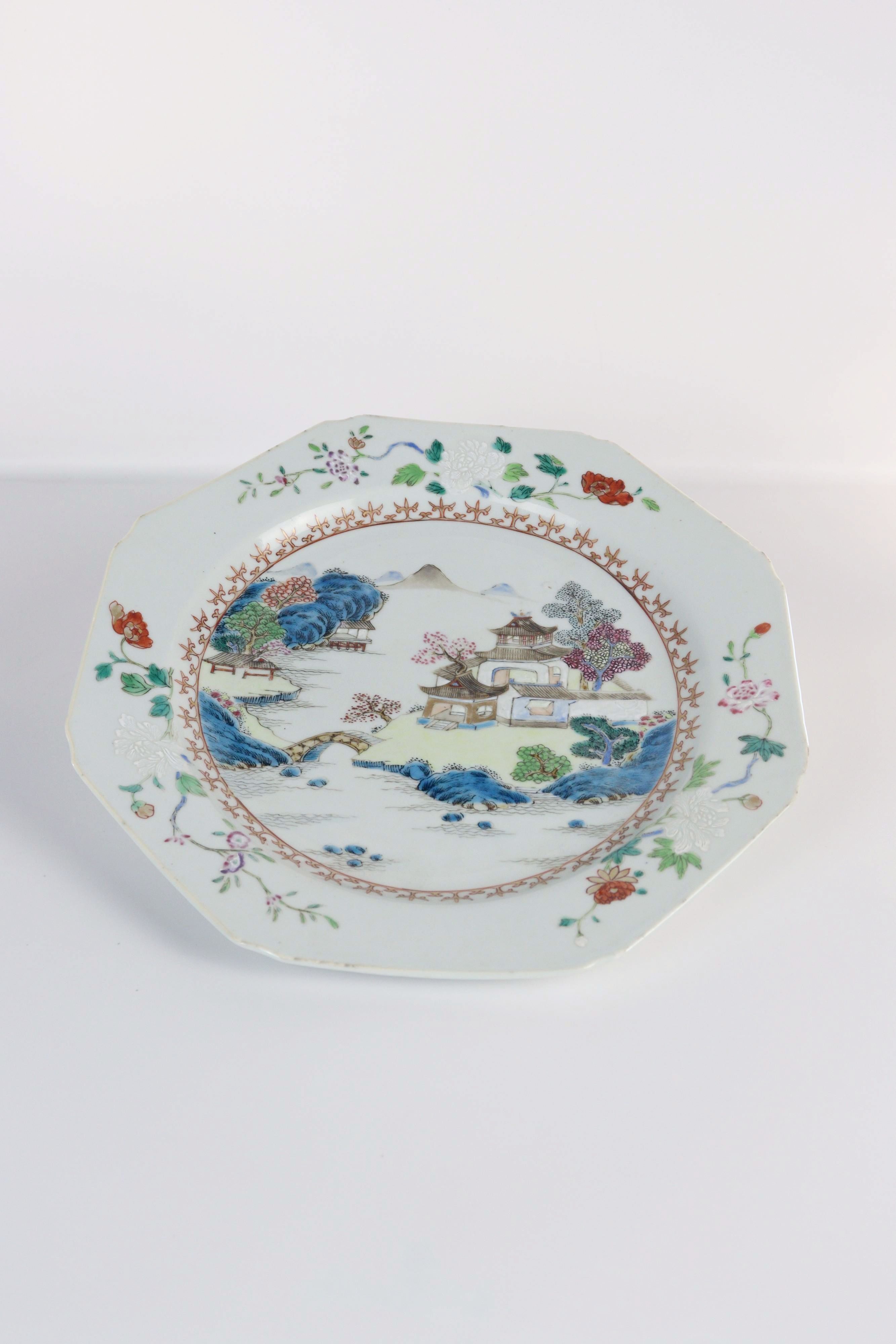 Large Famille Rose Octagonal Plate, Qing Dynasty 18th Century - Additional view