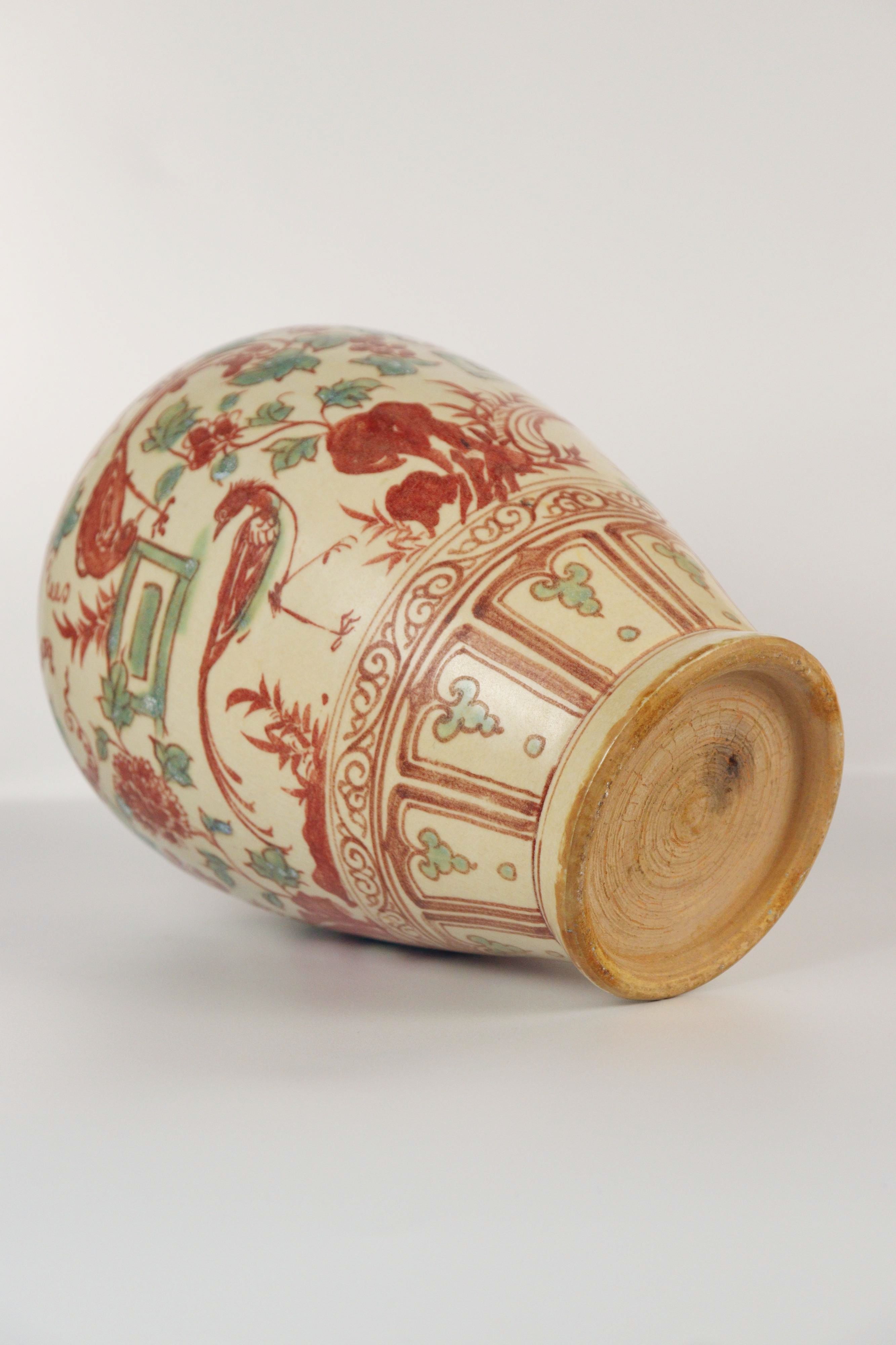 A Polychrome 'Grapevine' Meiping Vase - Additional view