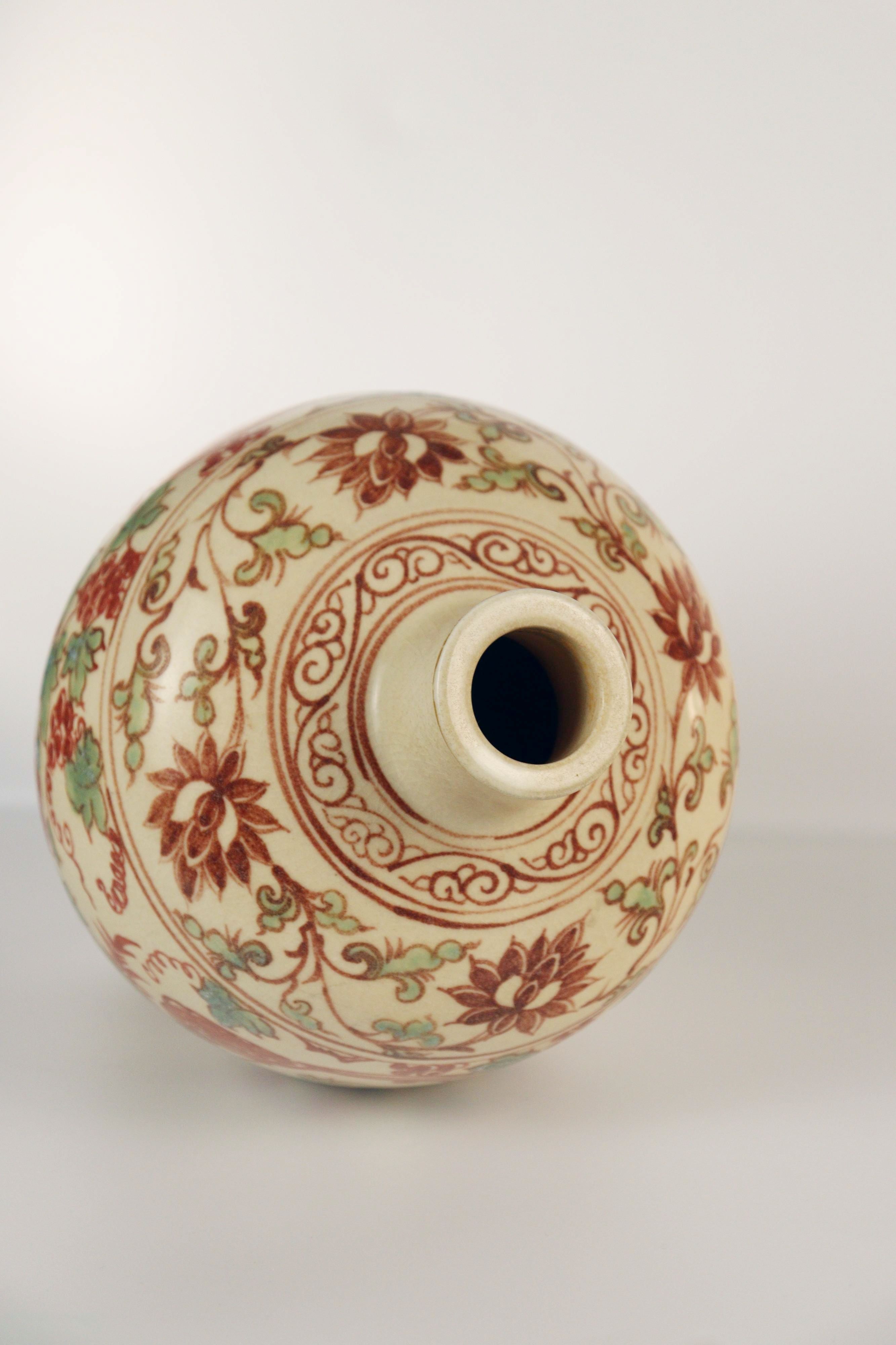 A Polychrome 'Grapevine' Meiping Vase - Additional view