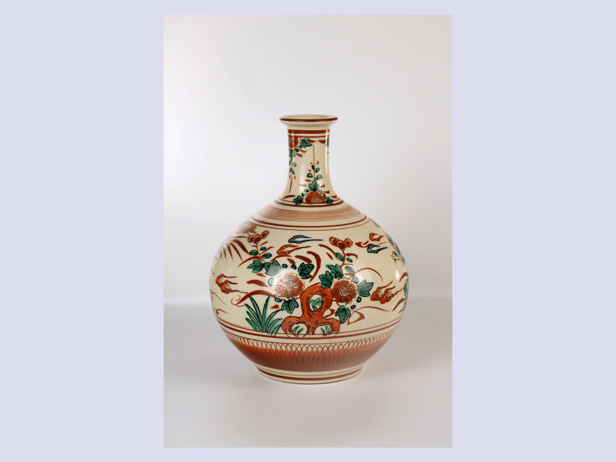 Kutani Ware 'Tosen' Vase