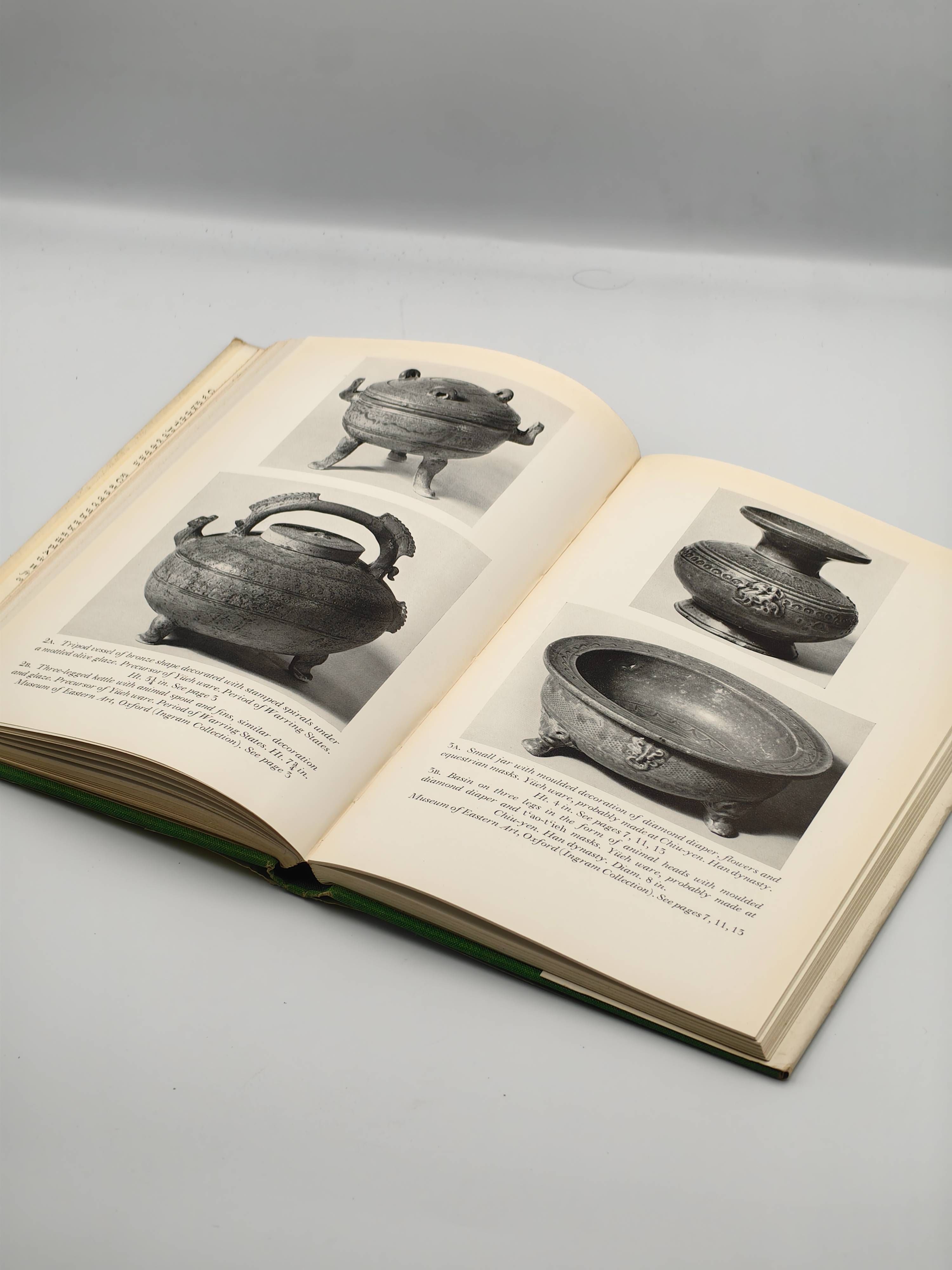 Chinese Celadon Wares (Monographs on Pottery and Porcelain Series) - Additional view