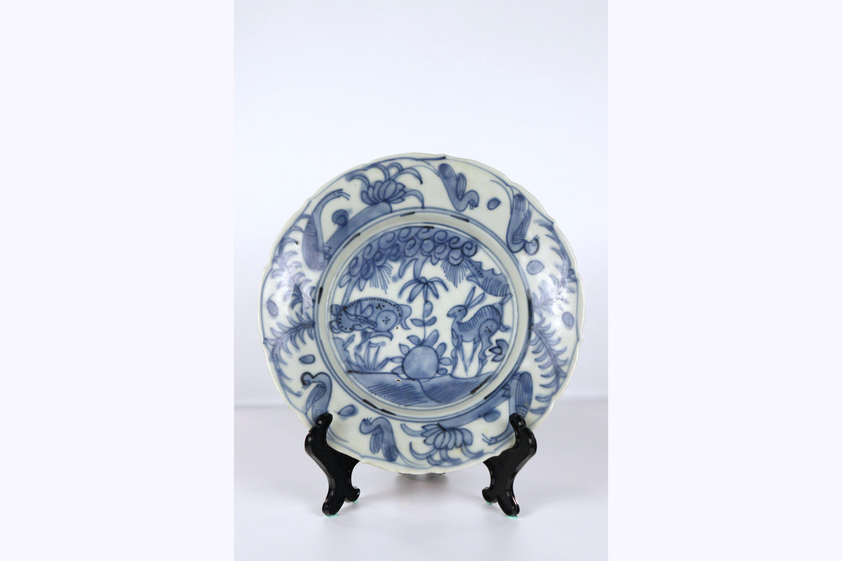 A Ming Dynasty Blue-and-White Deer Plate