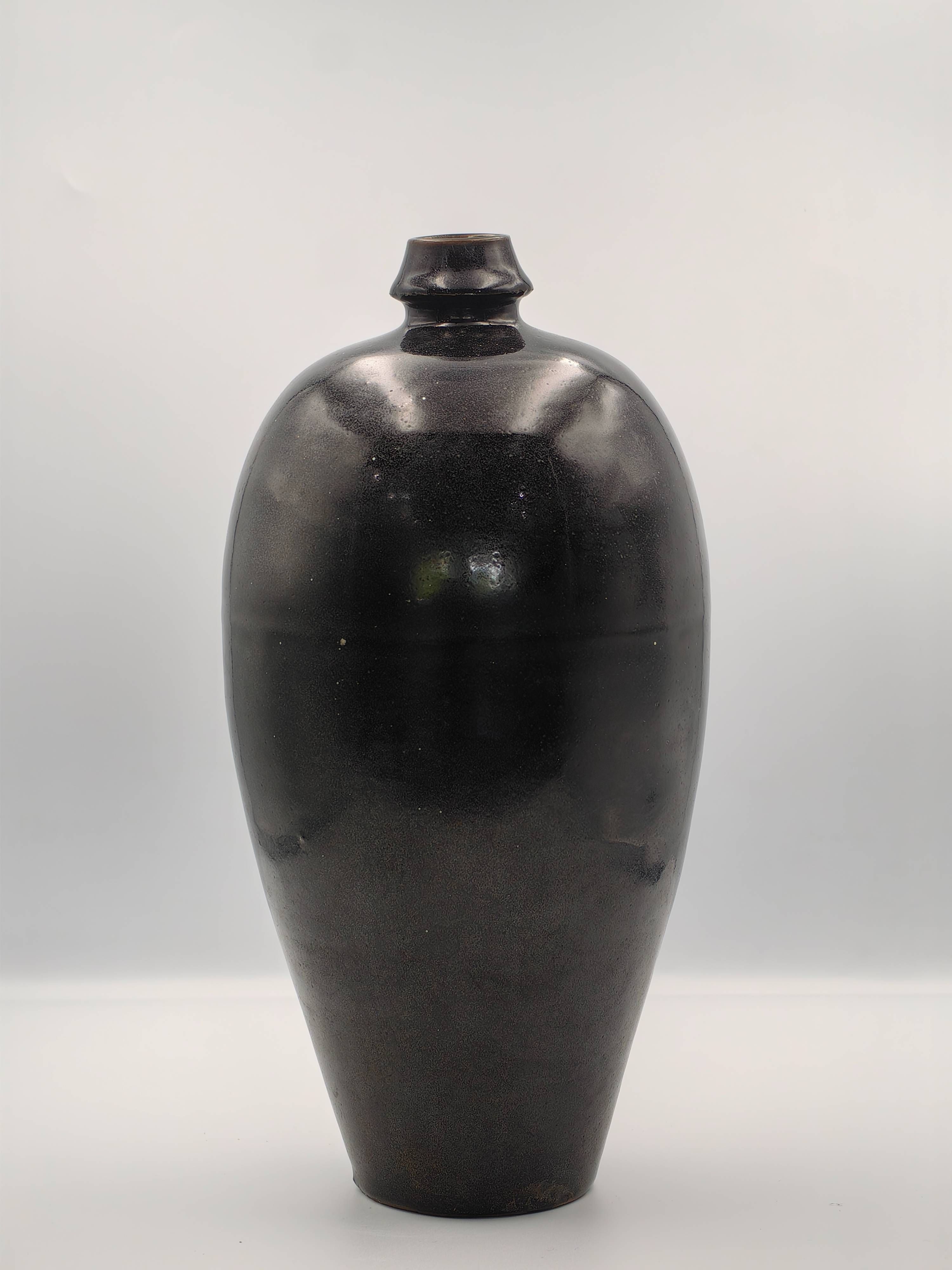 Black-Glazed Jizhou 'Leaf' Vase - Additional view