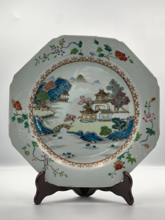 Large Famille Rose Octagonal Plate, Qing Dynasty 18th Century