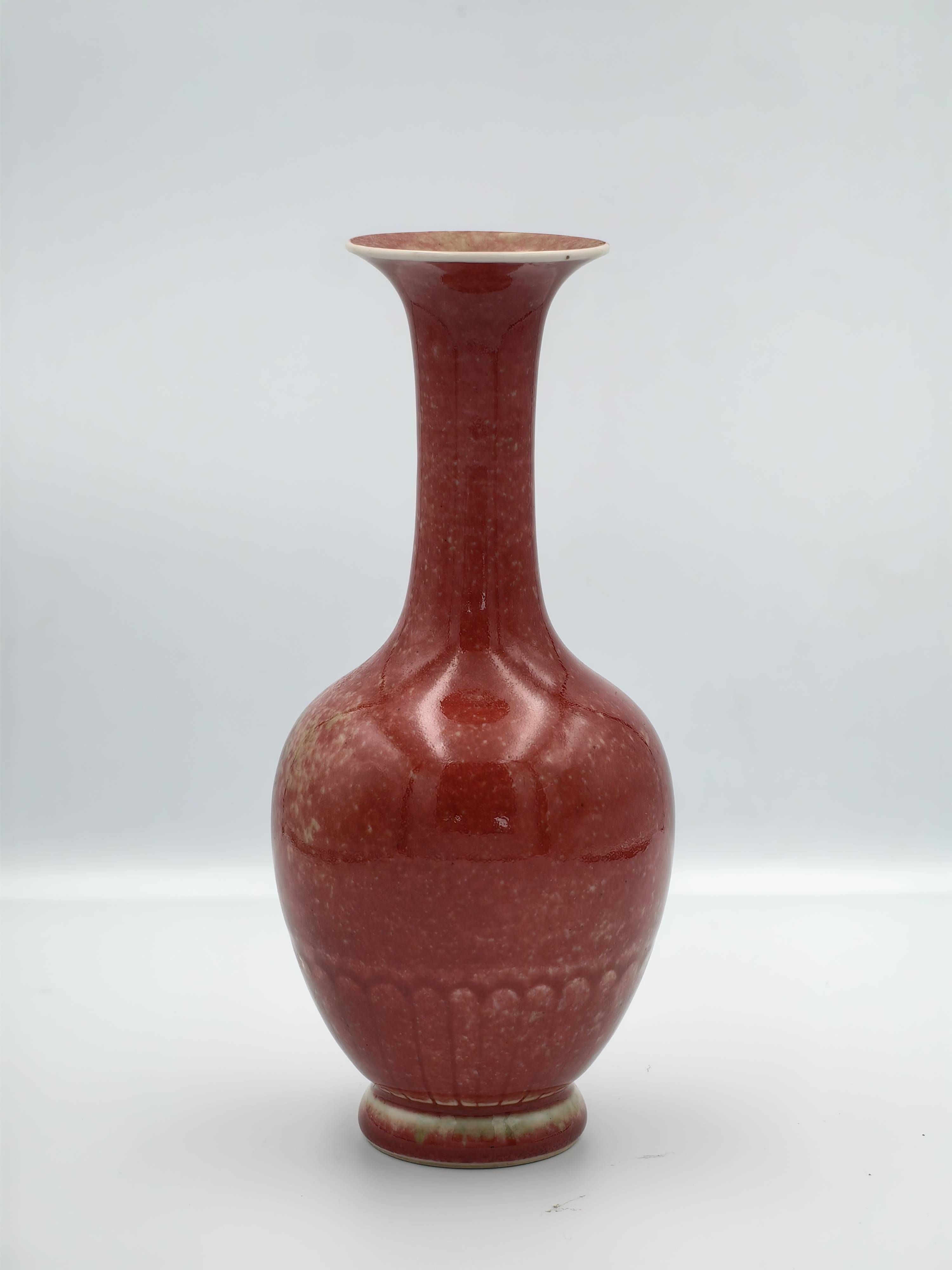 Peachbloom-Glazed 'Chrysanthemum' Vase, Juban Ping, 19th Century - Additional view