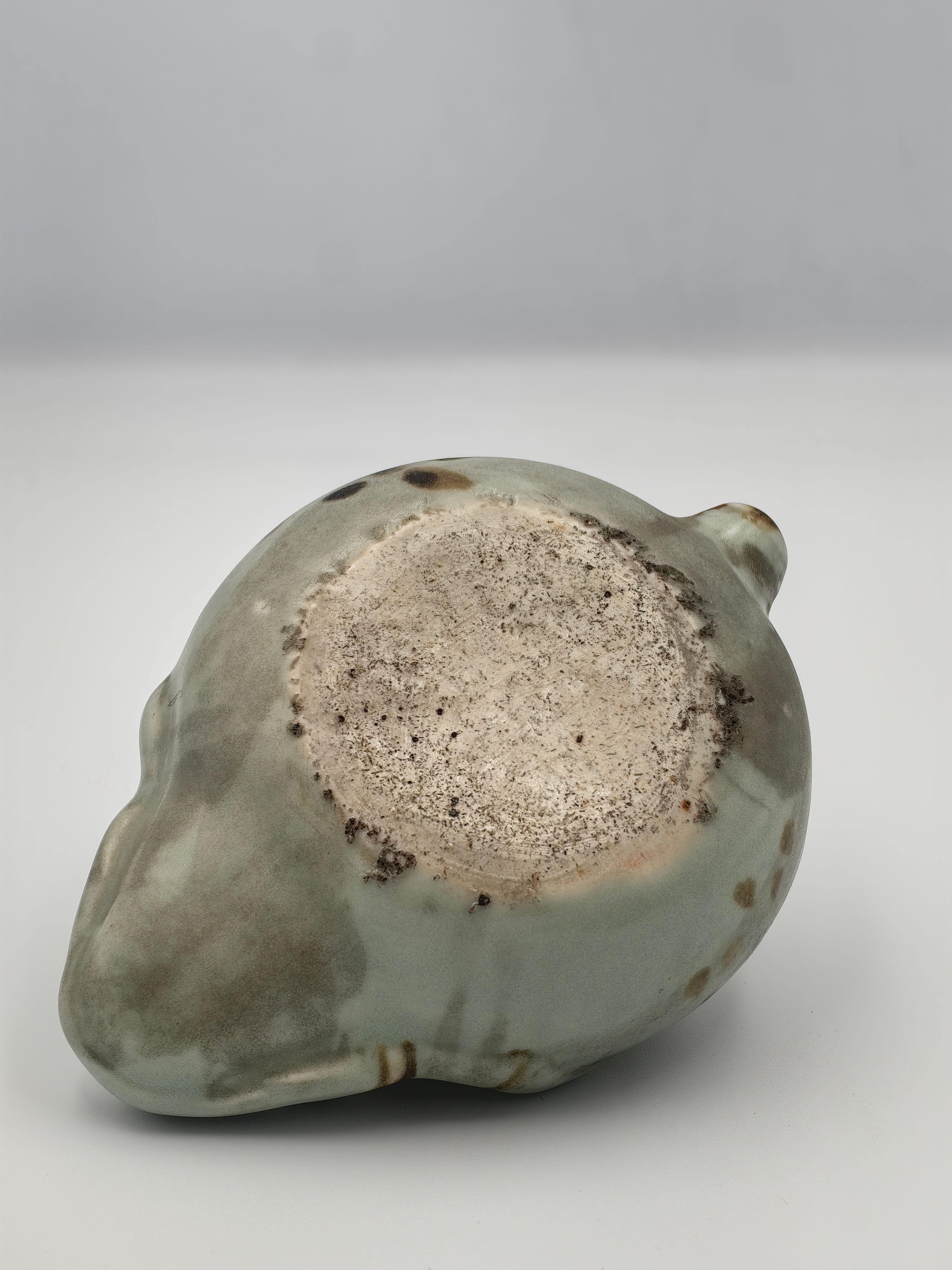 A Yue Celadon Glazed Frog-Form Water Dropper - Additional view