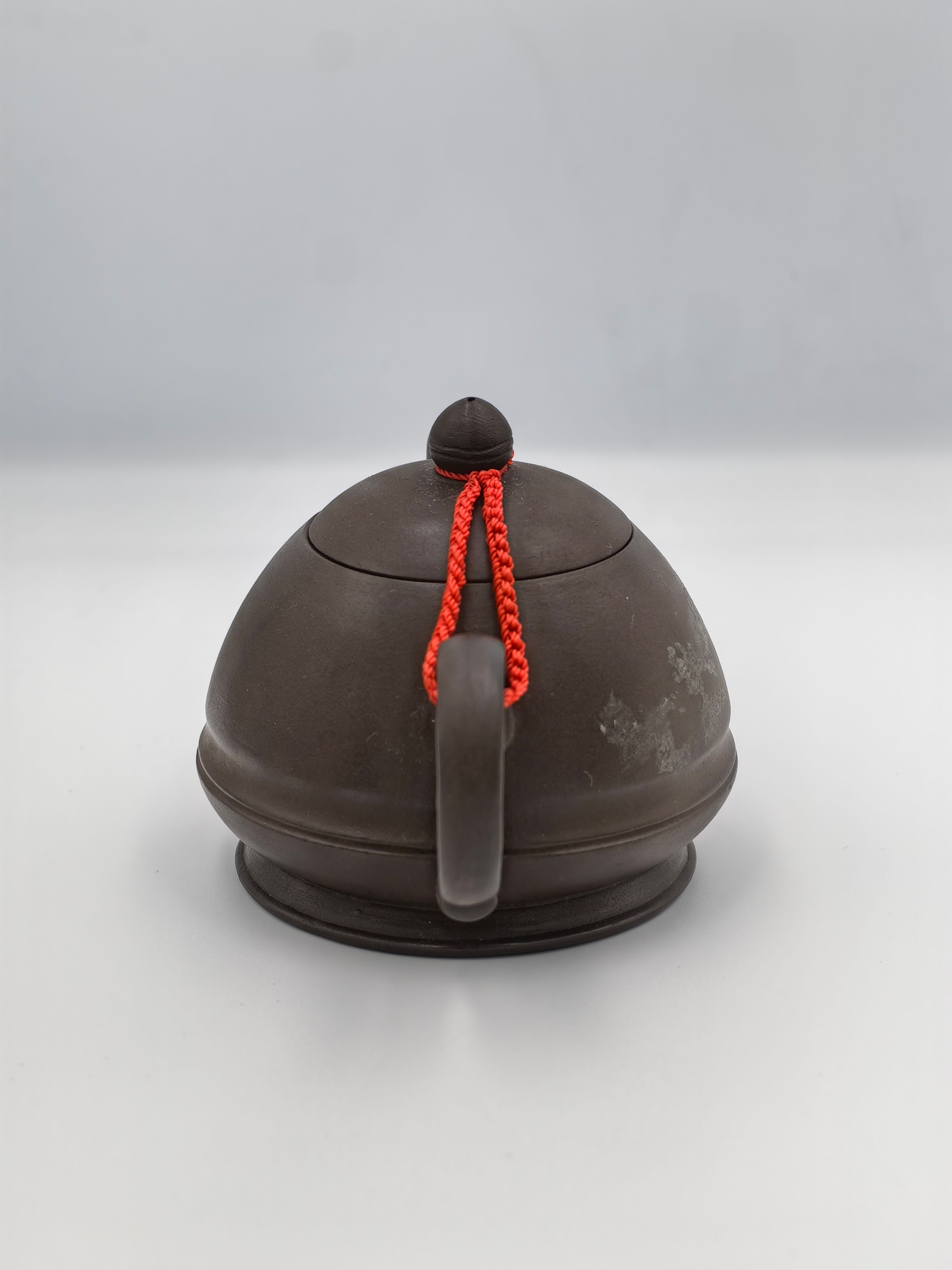 CLASSIC YIXING ZISHA TEAPOT WITH SCROLL HANDLE - Additional view