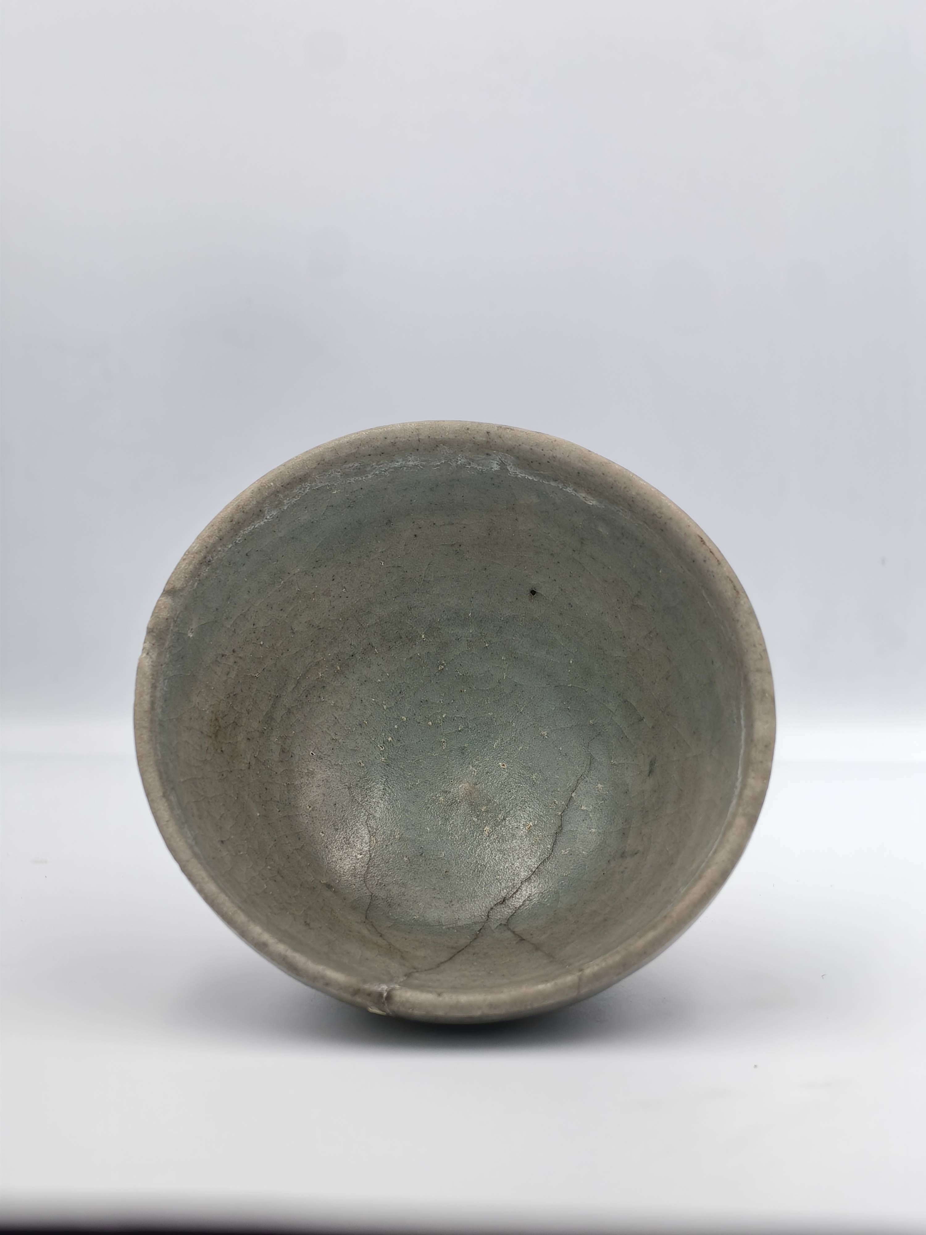 Thai Sawankhalok Celadon Glazed Stoneware Bowl - Additional view