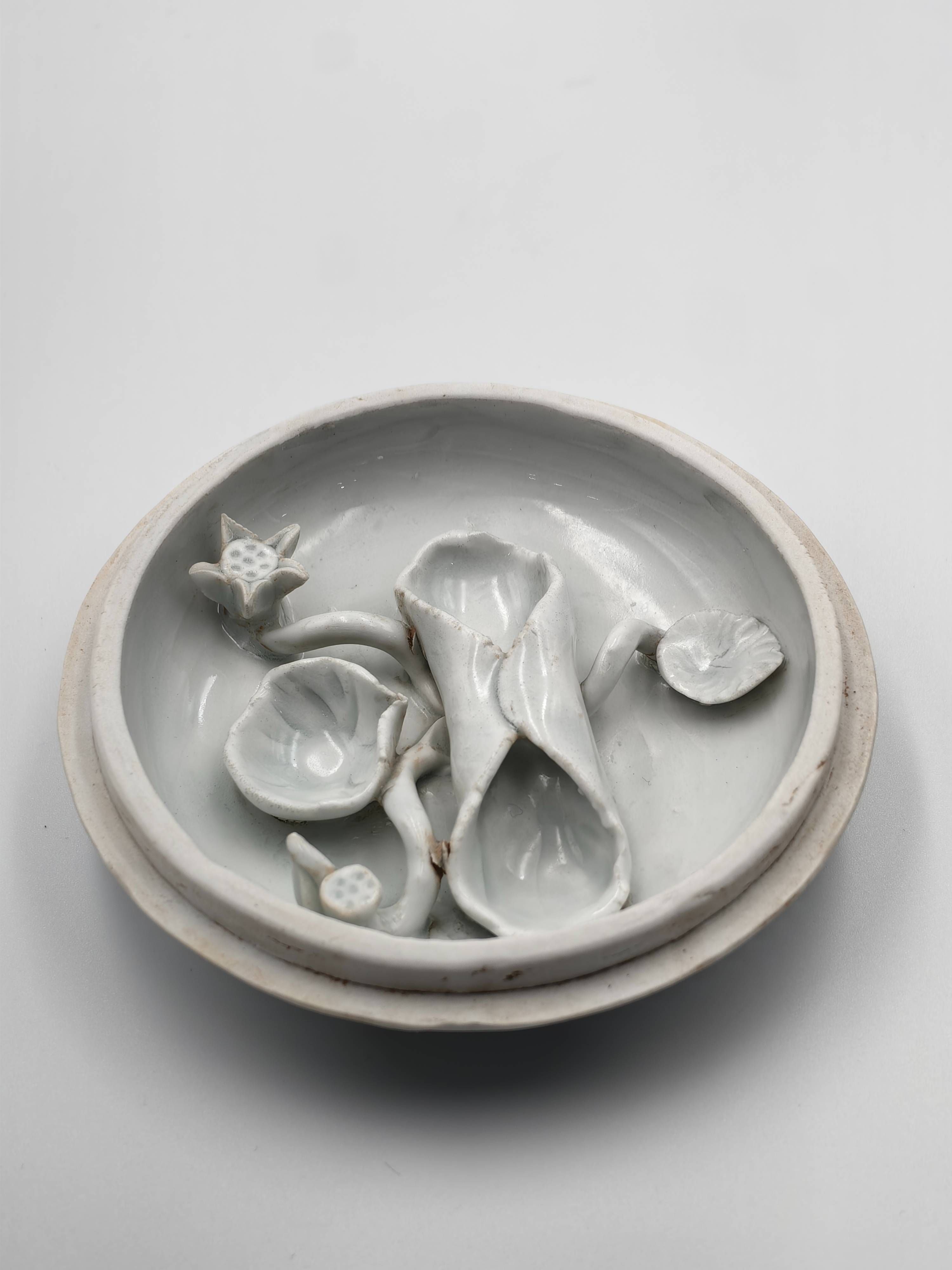 Moulded Qingbai Cosmetic Box, Song Dynasty - Additional view