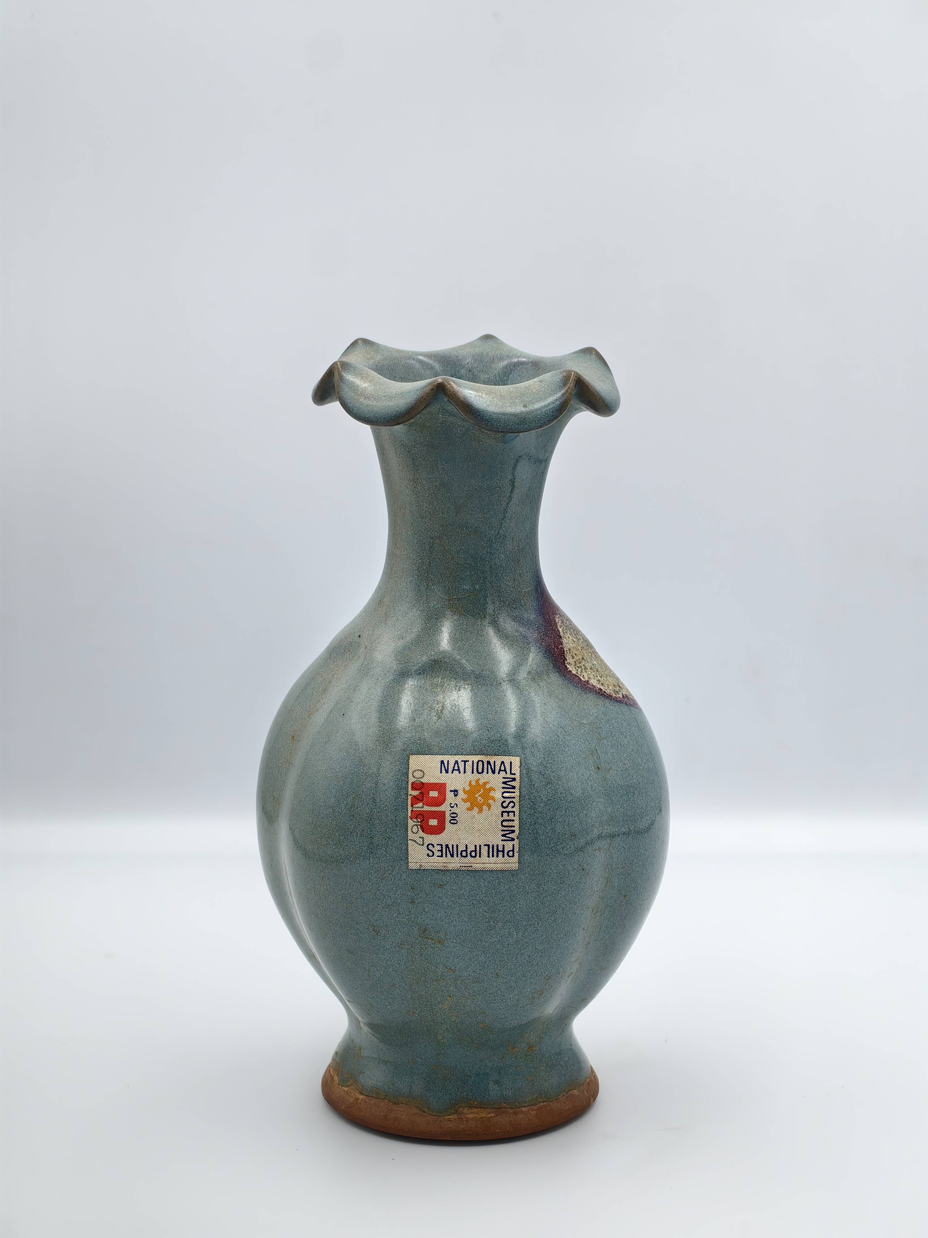 Junyao-Style Foliate-Rimmed Vase - Additional view