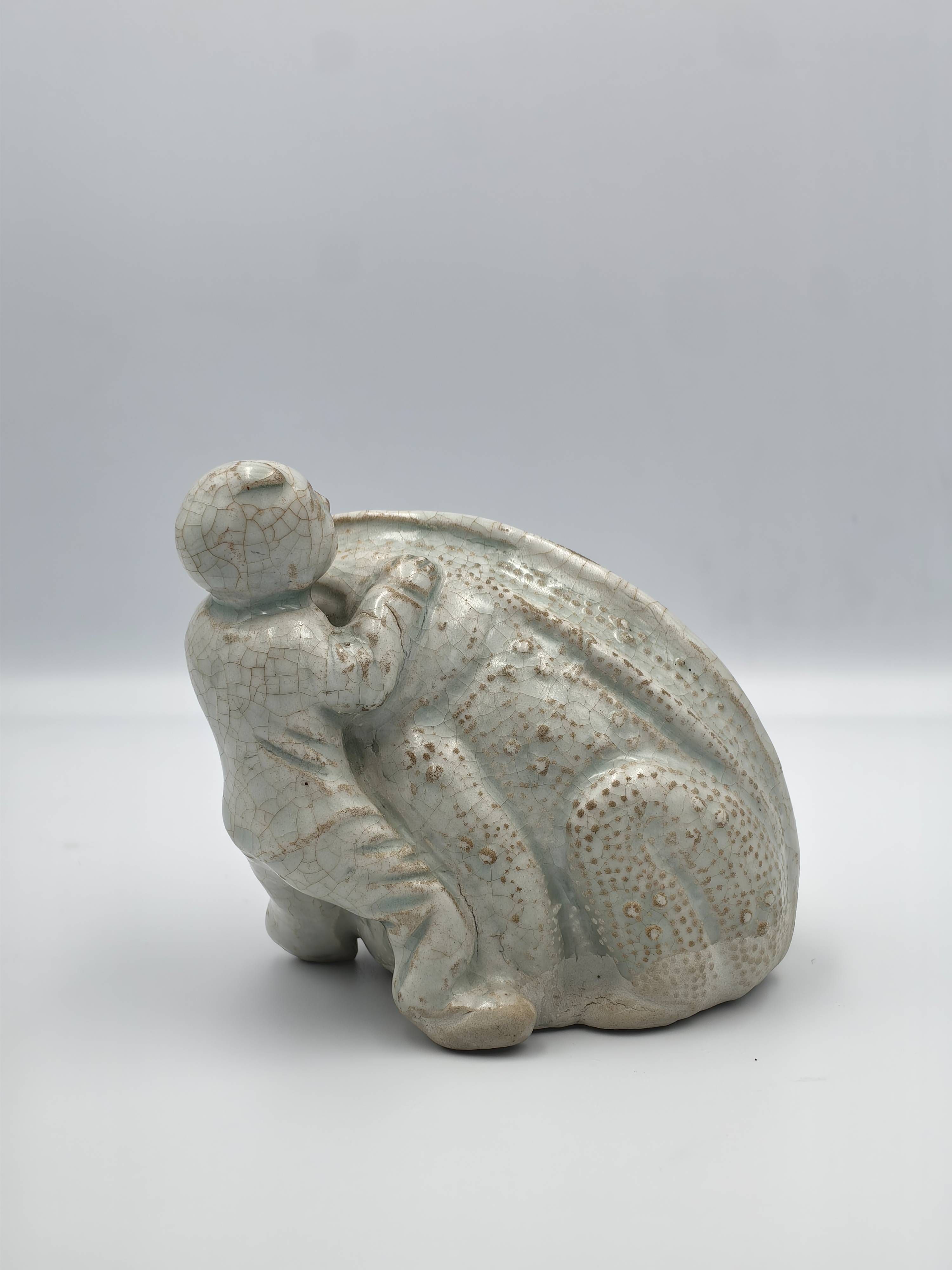 Ge-Glazed Water Dropper Scholar's Object, Qing Dynasty - Additional view